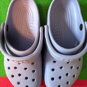 Purple Crocs women 6/men 4